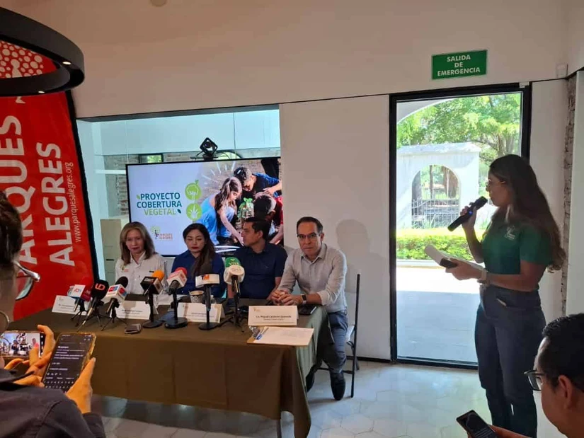El proyecto contempla la entrega y plantación de 3 mil 500 árboles de especies nativas adaptadas a las condiciones climáticas de la región.