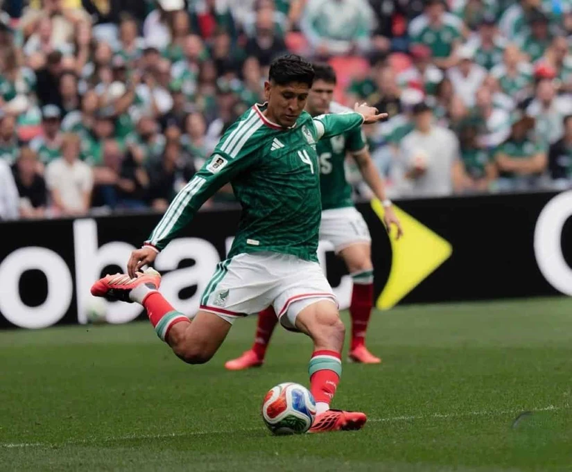 Edson Álvarez es el otro futbolista mexicano considerado de élite en el extranjero. Foto: Instagram
