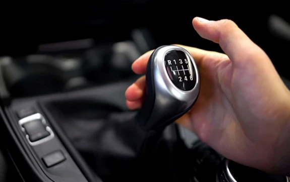 &iquest;Por qu&eacute; los autos est&aacute;ndar son m&aacute;s baratos que los autom&aacute;ticos?