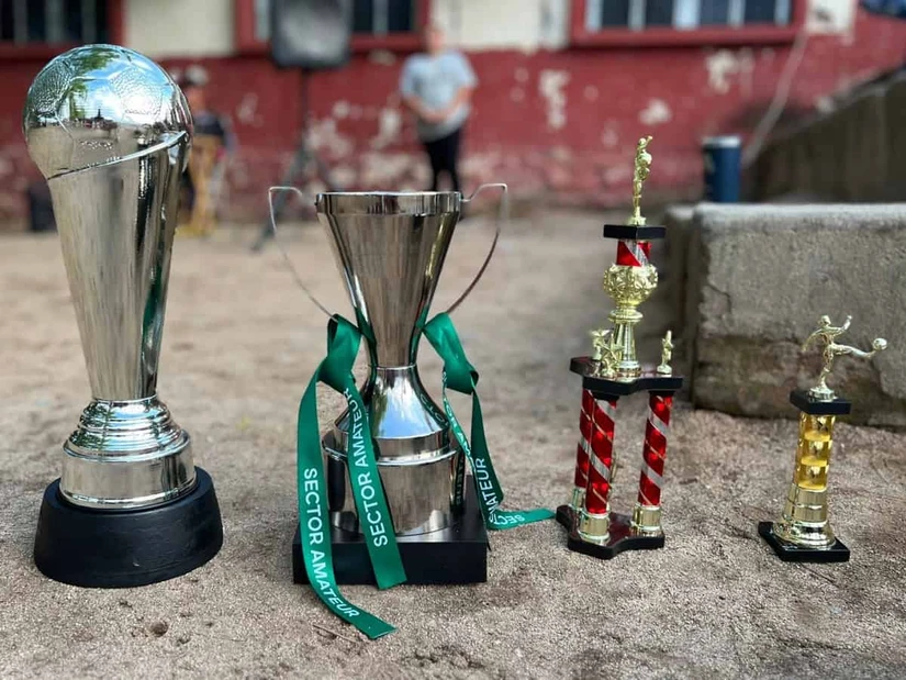 Cada equipo recibió su trofeo y el reconocimiento de las autoridades municipales
