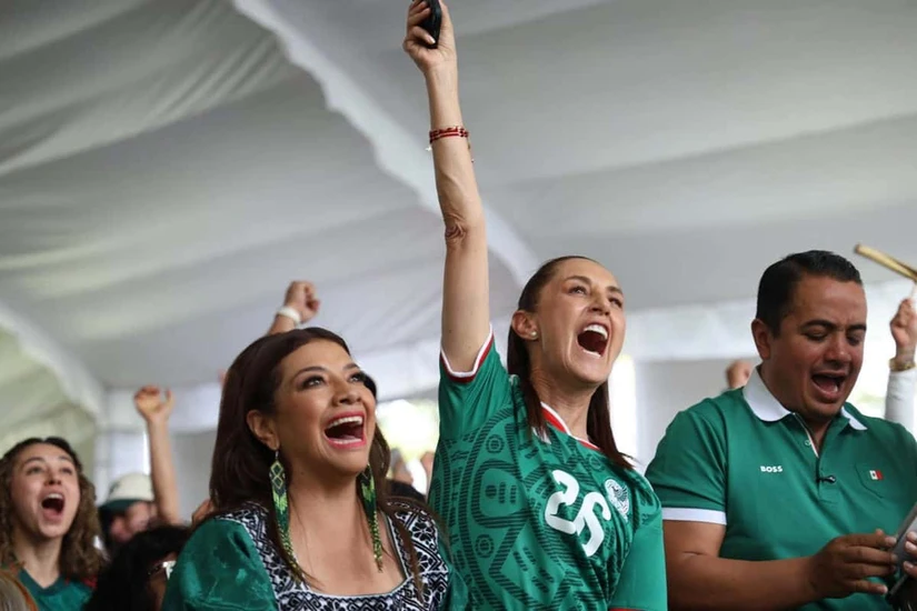 Claudia Sheinbaum durante el primer partido de México vs. Sudáfrica.