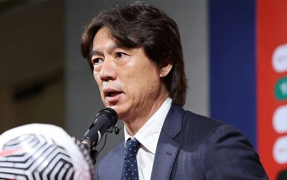 &iquest;Cu&aacute;nto gana Hong Myung-bo, director t&eacute;cnico de Corea del Sur?