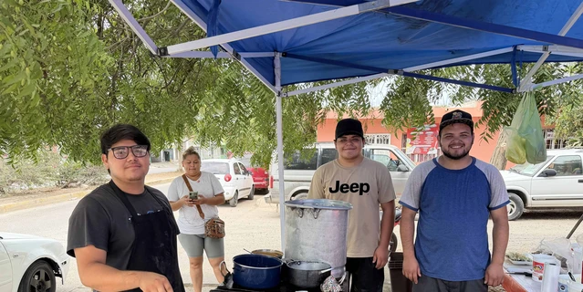 Tres hermanos y un emprendimiento: la historia de los Saucedo Castro y sus tacos en Mazatl&aacute;n