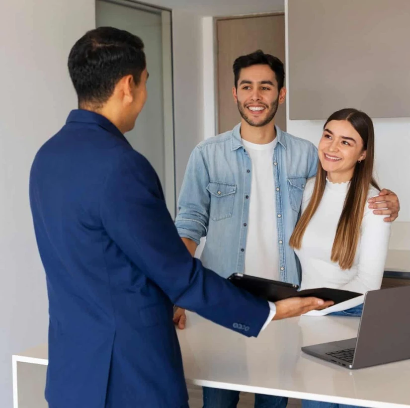Documentos que necesitas para formalizar la solicitud de tu crédito de Infonavit. Foto: Magnific