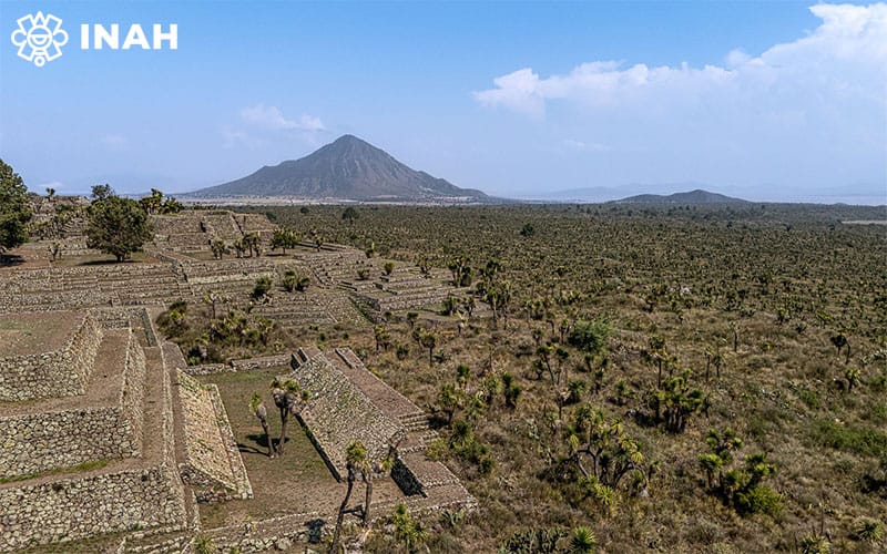 El nuevo programa de viajes llevara´ al pu´blico por las zonas de Cantona, Xochicalco, Guachimontones y Boca de Potrerillos. Foto INAH
