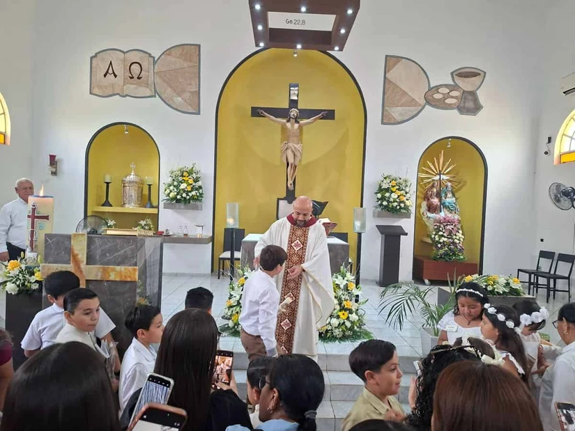 La fe une corazones: fiesta patronal de Divina Providencia reúne a cientos de familias en el templo que se ubica en la colonia Emiliano Zapata. Foto: Juan Madrigal