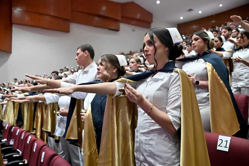 Del aula al servicio de la sociedad: 650 nuevos profesionales de enfermería concluyen su formación en Culiacán. Foto: UAS