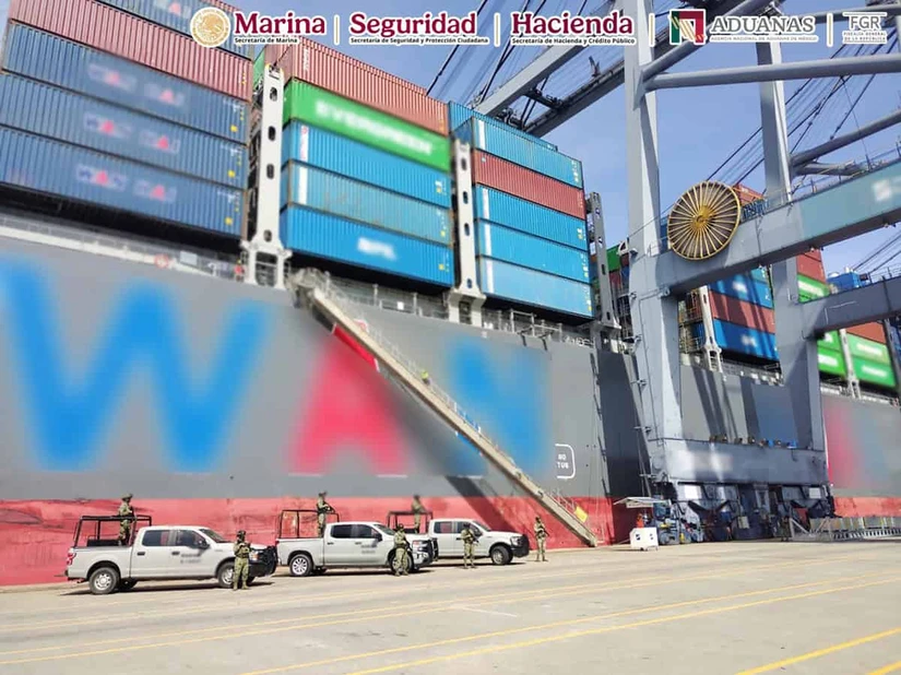 La Secretaría de Marina y la FGR aseguraron en Lázaro Cárdenas un cargamento de cocaína detectado en un buque mercante bajo vigilancia marítima y aduanal.