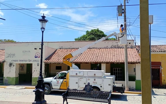 Ayuntamiento de San Ignacio instala l&aacute;mparas LED en comunidades