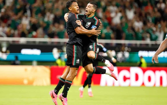 M&eacute;xico ya est&aacute; en 16avos: el gol de Luis Romo desat&oacute; la fiesta y el Azteca espera al Tri