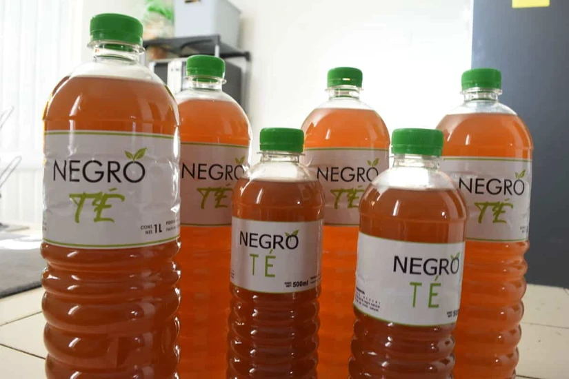 Las bebidas vienen en diferentes presentaciones para ofrecer al público. Foto: Lino Ceballos
