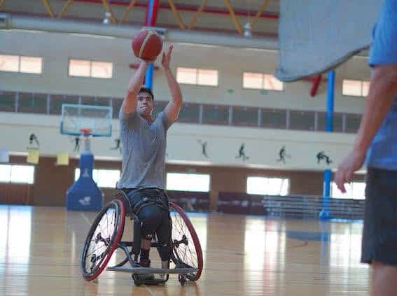 Emmanuel Fuentes busca llevar su talento del basquetbol sobre silla de ruedas al profesionalismo europeo. Foto: ISDE