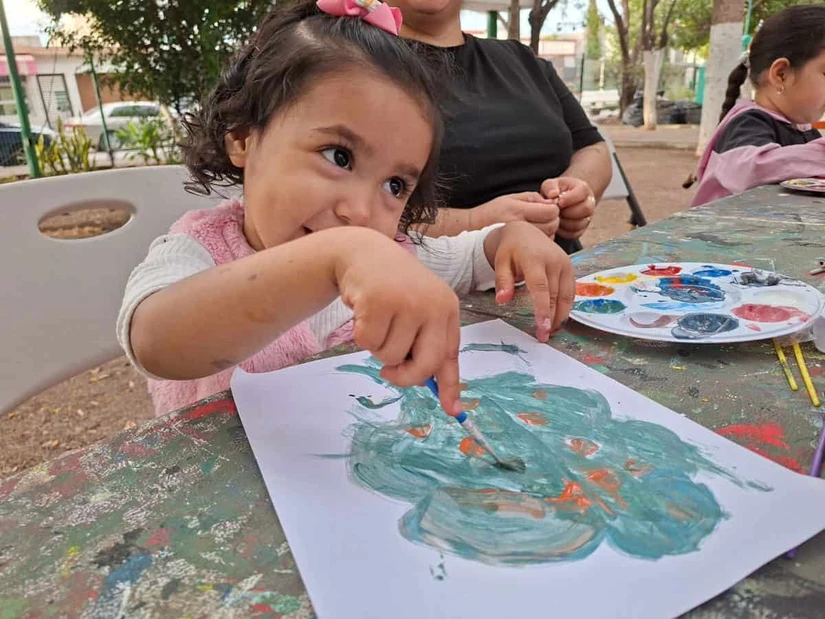 Talleres gratuitos de arte, deporte y apoyo escolar convierten la Unidad Deportiva La Florida en un espacio donde la niñez aprende, se divierte y desarrolla su potencial. Foto: Juan Madrigal