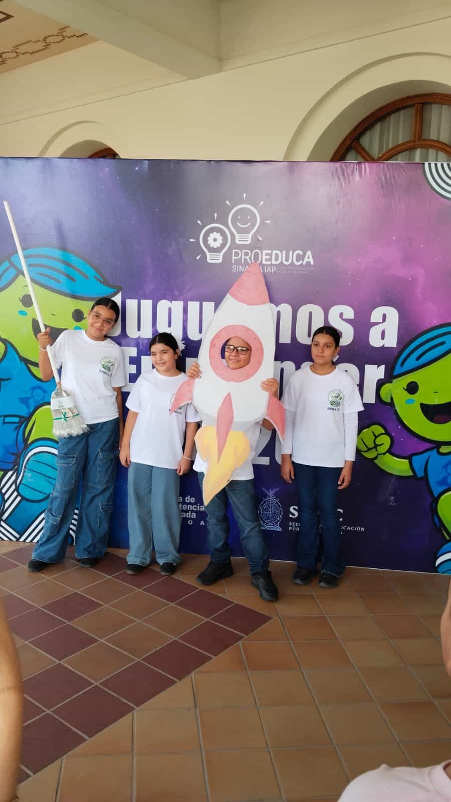 Durante la presentación de su proyecto, los niños realizaron un sketch y convencieron al jurado con la explicación de su producto