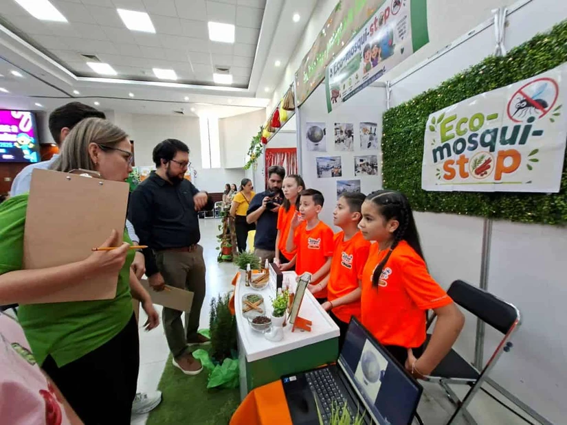 Niños y niñas demuestran que cuidar la salud y el planeta puede comenzar con una simple idea. Foto: Juan Madrigal