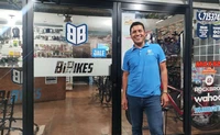 Christian Manjarrez sigue pedaleando un legado familiar de 40 a&ntilde;os a trav&eacute;s de Bibikes desde La Conquista