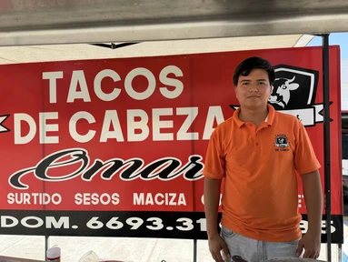 Tacos de cabeza “Omar”: sabor de familia y el sueño de crecimiento de Juan Pablo en Pradera Dorada