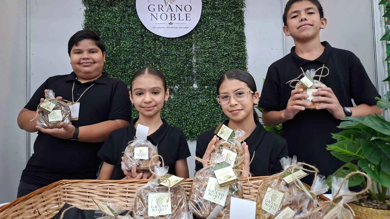 Ariadne, Fidel, Mateo y Victoria Nicole son los niños de la primaria Renato Vega Amador en Villaverde que participaron en el concurso Juguemos a Emprender con su producto Grano Noble.