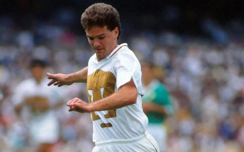 La carrera de Luis García como futbolista profesional comenzó en Pumas de la UNAM. Foto: Cortesía
