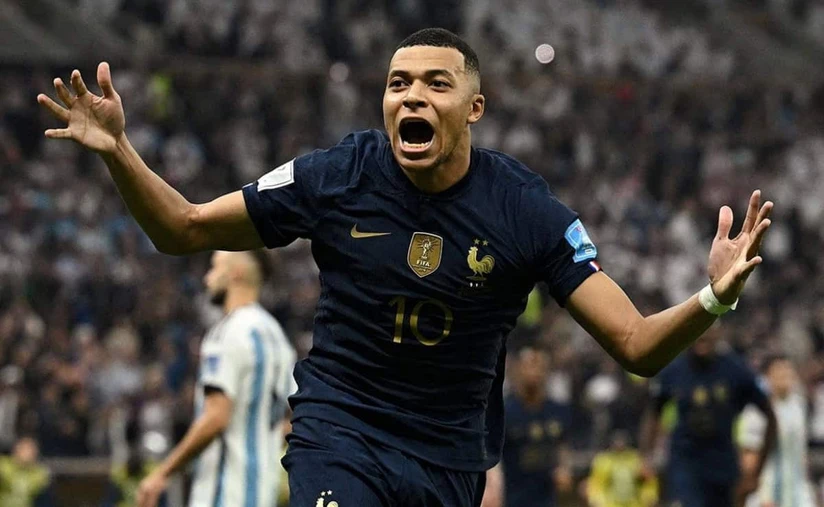 Mbappé sigue de cerca a Messi con 16 goles, cuatro de ellos en lo que va del Mundial 2026. Foto: Cortesía