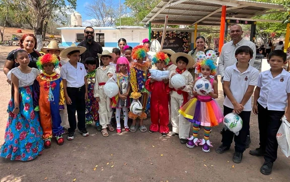 MDEC lleva material deportivo a escuelas rurales de Sanalona