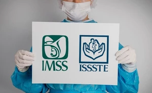 ¿Quién gana más, un doctor IMSS o ISSSTE? Posibles sueldos en 2026