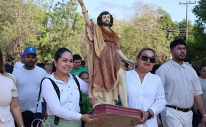 El alcalde Richard Millán encabeza el baño de San Juan Bautista en Elota
