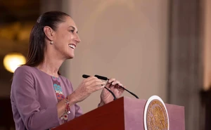 “Supérenlo”: Sheinbaum pone canción de Grupo Firme para defender a López Obrador
