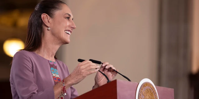 "Sup&eacute;renlo": Sheinbaum pone canci&oacute;n de Grupo Firme para defender a L&oacute;pez Obrador