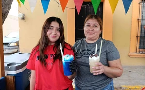 De una mesa a un negocio familiar: Noemí, sus hijos y las frutas y raspados que refrescan a Quilá