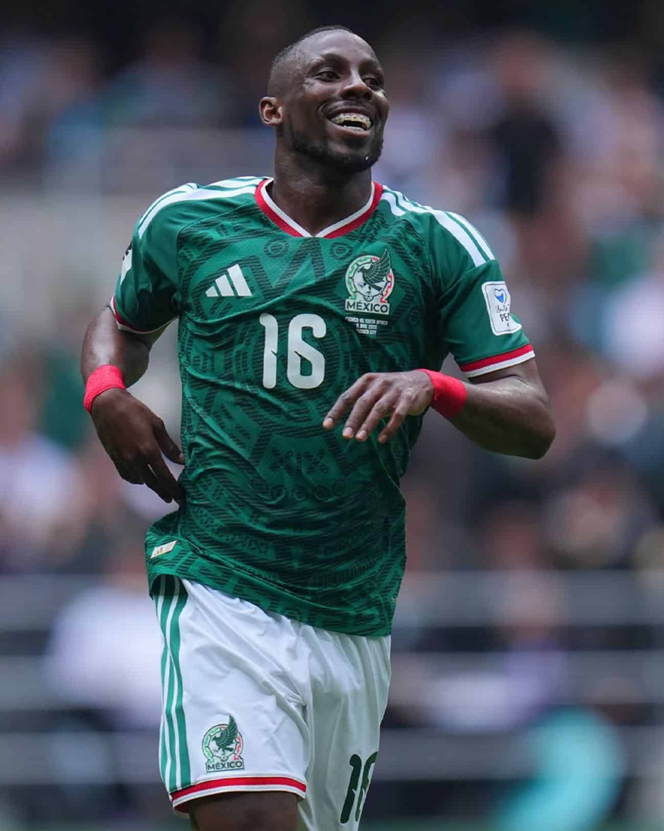 Julián Quiñones estaría como titular en el México vs Chequia. Foto: Cortesía