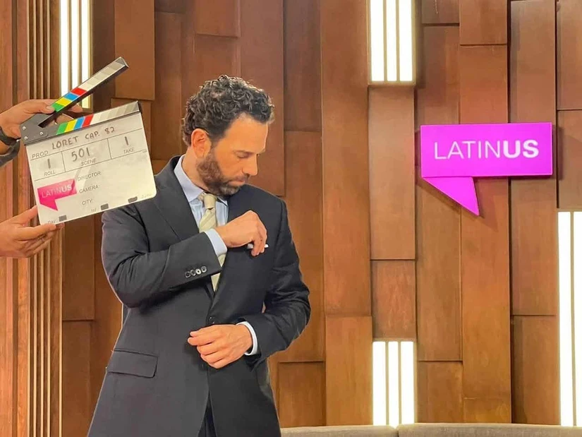 Loret de Mola encabeza un noticiero en Latinus. Foto: Facebook