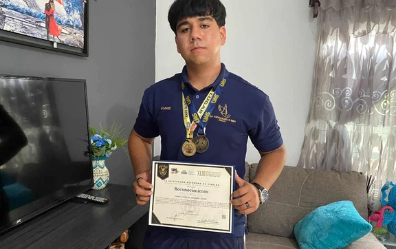 Tiene 17 a&ntilde;os, es de un peque&ntilde;o pueblo de Sinaloa y ya sue&ntilde;a con representar a M&eacute;xico en Brasil