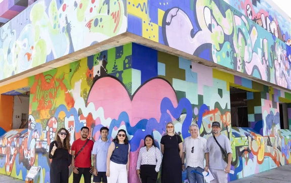 Palabras que nos unen: el mural que despert&oacute; un edificio olvidado en el coraz&oacute;n de Culiac&aacute;n