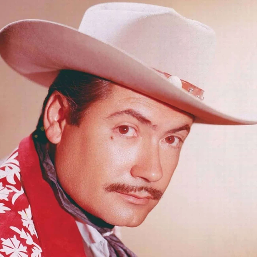 Eulalio González 