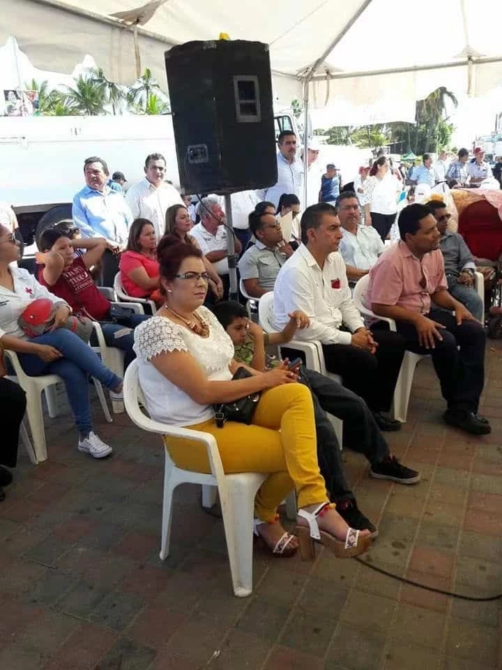Actualmente colabora en programas de protección y bienestar social, manteniendo viva su vocación de ayudar a quienes más lo necesitan.