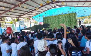 Dinosaurios llegan a Culiacán y despiertan la curiosidad de cientos de niños de la primaria Fraternidad en Barrancos