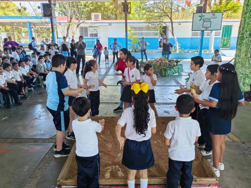 Los niños tuvieron la oportunidad de aprender más sobre el mundo jurásico.