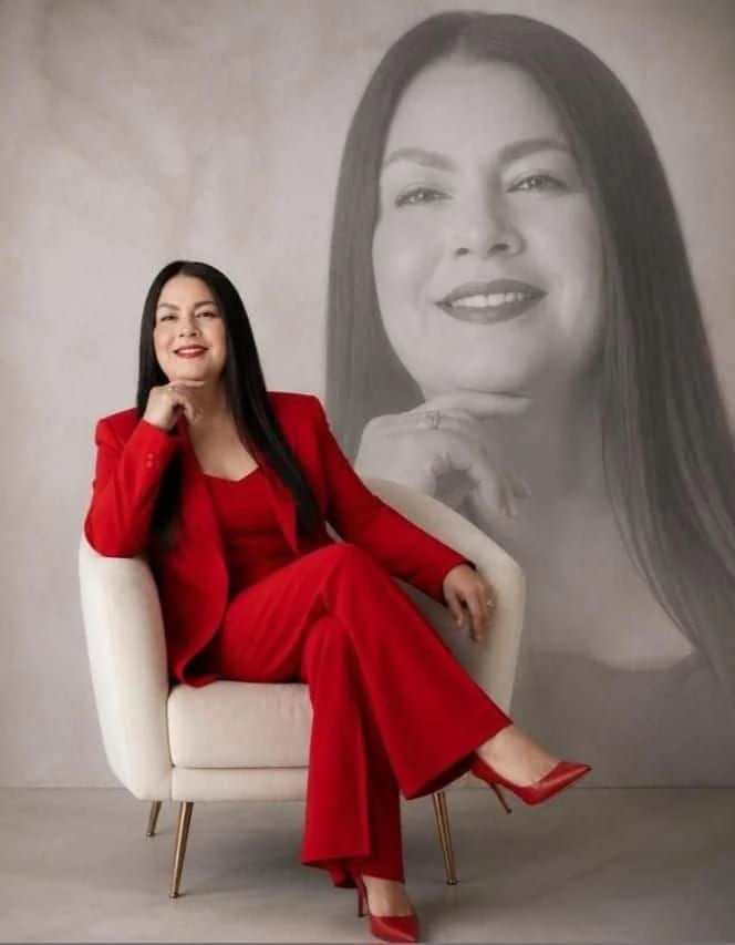 La historia de Nelly Fabiola inspira a nuevas generaciones a perseguir sus sueños sin importar las dificultades o la edad.