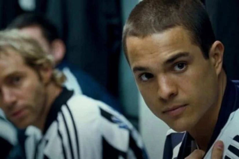 Aunque el futbol es el deporte más popular del mundo, ninguna película sobre este deporte ha logrado superar los 100 millones de dólares en taquilla mundial.