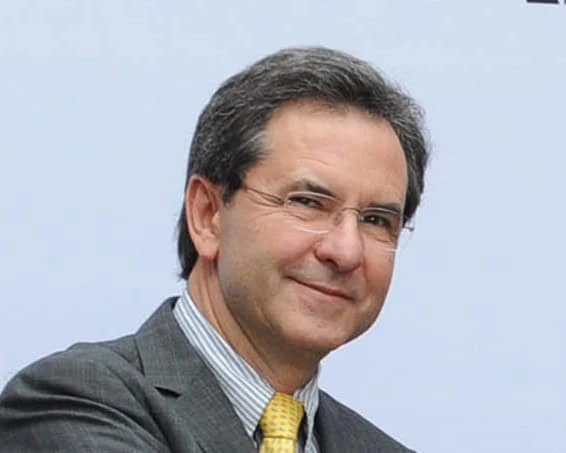 Sheinbaum nombra a Esteban Moctezuma para una misión estratégica en Europa; el Senado decidirá