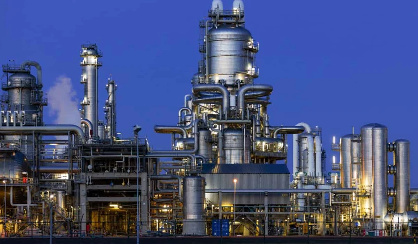 La planta operará con agua residual tratada y tecnologías que reducirán hasta 98.5% las emisiones de CO2, de acuerdo con la empresa, como parte de su apuesta por una industria de bajas emisiones. 