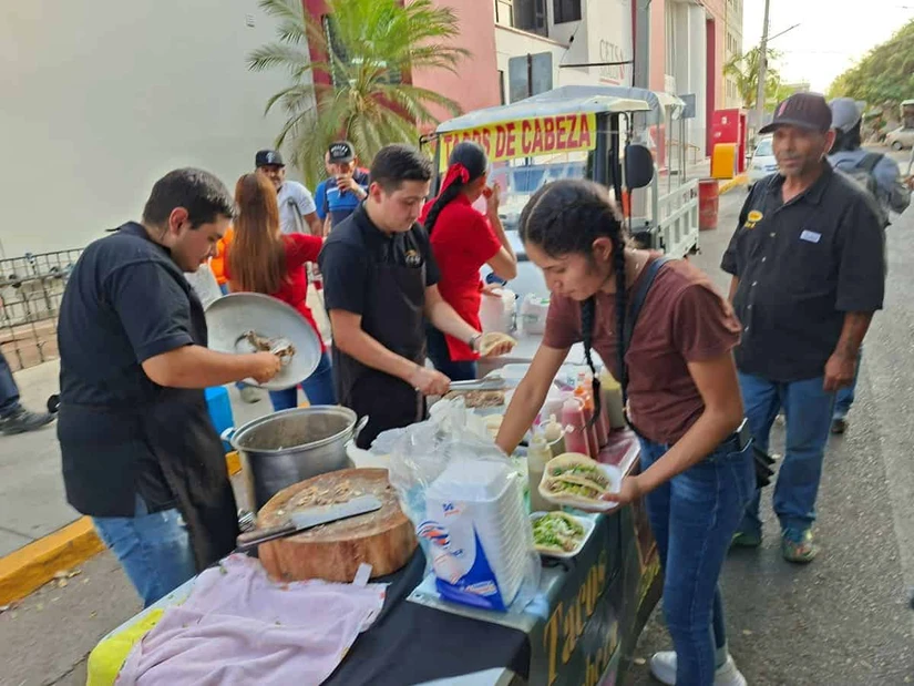 Con tacos, gratitud y un gran corazón, Luis Eduardo inspira a una nueva generación. Foto: Juan Madrigal
