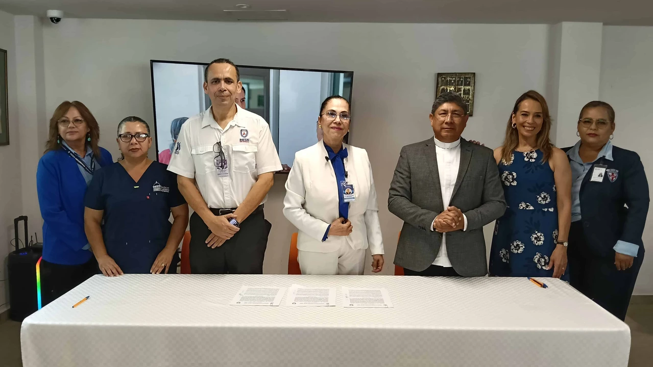 Casa del Carmen y la Universidad Inesín firman convenio de colaboración en favor de los adultos mayores.