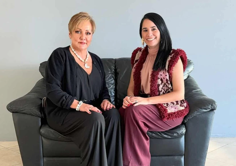 Esposa de Javier Aguirre,. Silviia Carrión, con la periodista Paola Rodríguez. Foto. Instagram