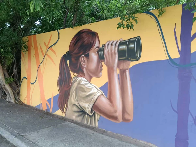 En el mural, además de los animales se observan a niños y niñas deseosos de aprender sobre las diversas especies del zoológico.