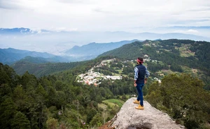 Entre montañas de Oaxaca se esconde un pueblo donde las nubes cubren el paisaje cada amanecer