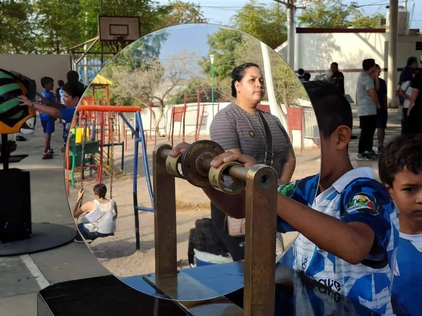 Niñas y niños de academias de fútbol de parques cercanos combinaron el deporte con el descubrimiento científico en una jornada de aprendizaje y convivencia. Foto: Juan Madrigal