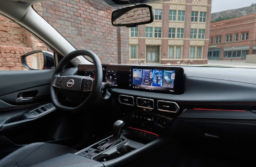 El Nissan Sentra 2026 ya es más accesible para los compradores mexicanos. La marca redujo el precio de lista y también ofrece descuentos adicionales mediante su financiera, dejando su versión de entrada desde 417,990 pesos.