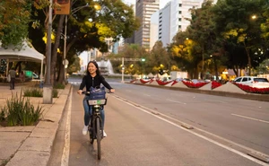 Tres ruedas de cambio: cómo la electromovilidad transforma el transporte en México